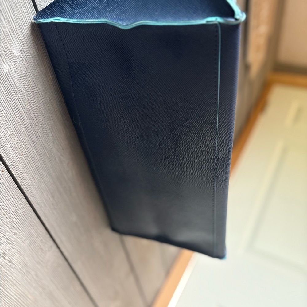 Vince Camuto Tote Bag XL - Picture 3 of 12